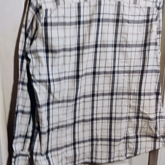 Black and White Notched Collar Long Sleeve Shirt - Picture 8 of 9